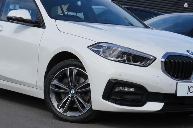 BMW 1 Series Photo 6