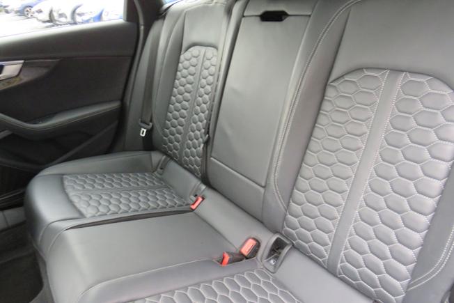 AUDI Rs4 Avant Photo 16