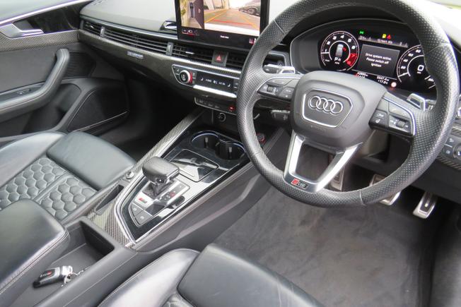 AUDI Rs4 Avant Photo 18
