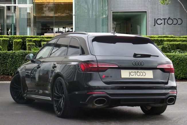 AUDI Rs4 Avant Photo 2