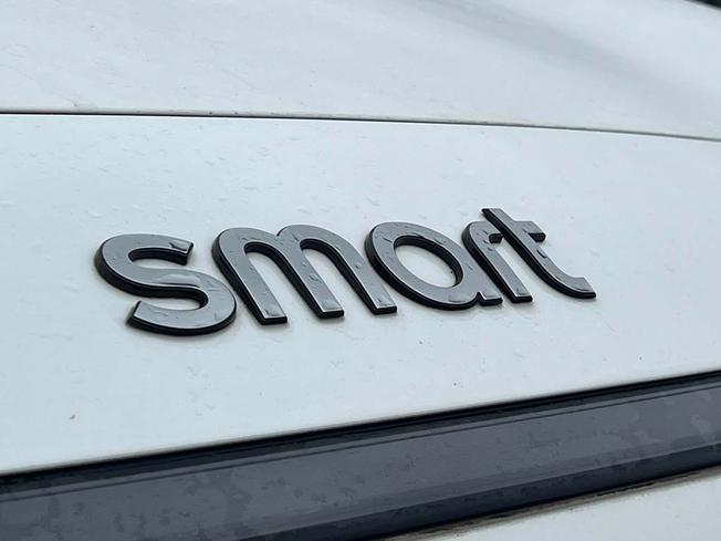 SMART Hashtag 3 Photo 12