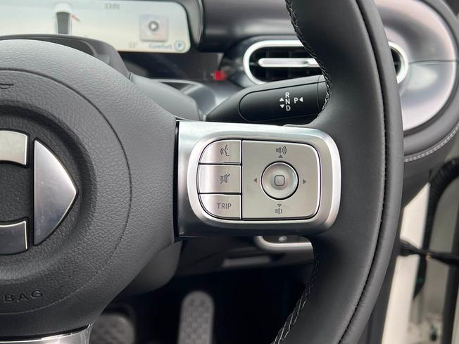 SMART Hashtag 3 Photo 26