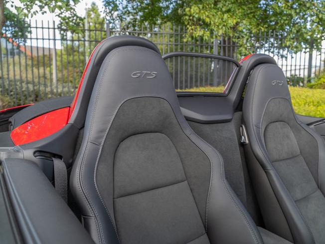 PORSCHE 718 Boxster Photo 10