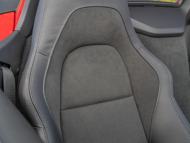 PORSCHE 718 Boxster Photo 11
