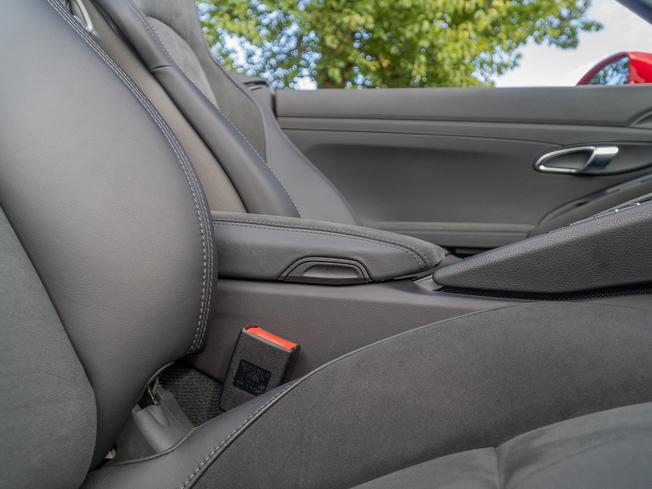 PORSCHE 718 Boxster Photo 13