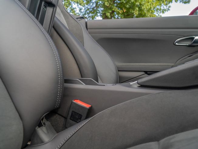 PORSCHE 718 Boxster Photo 14