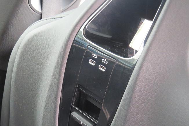 BMW Ix Photo 15