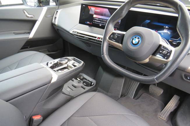 BMW Ix Photo 23
