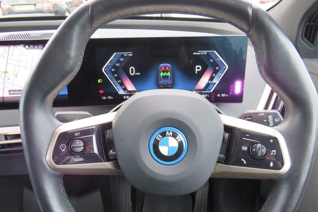 BMW Ix Photo 25