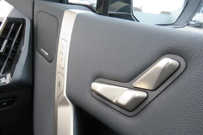 BMW Ix Photo 29