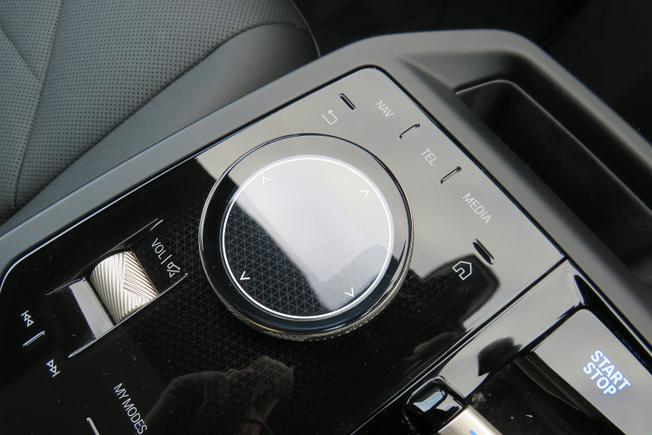 BMW Ix Photo 31