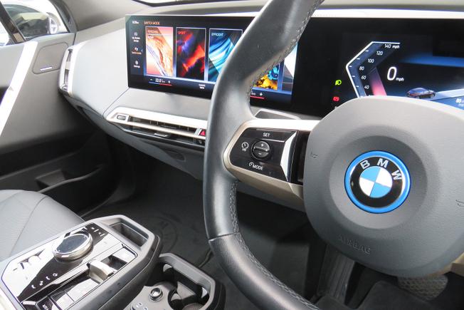 BMW Ix Photo 36