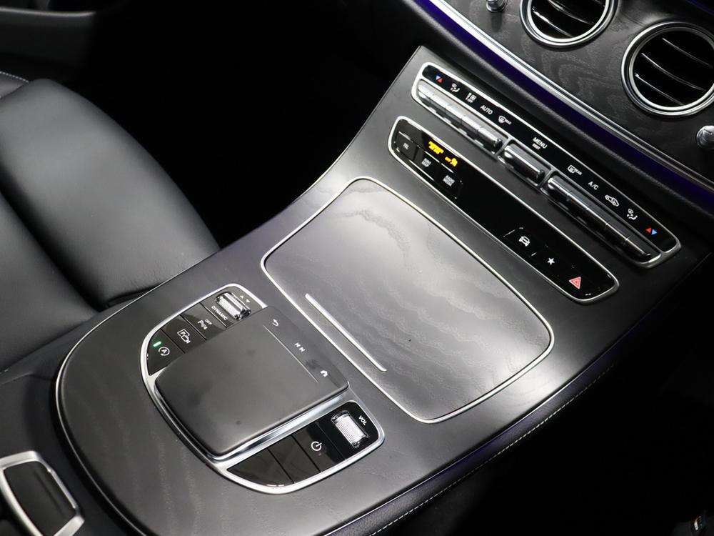 Actually Mercedes-Benz E-Class' Shifter Is Awsome