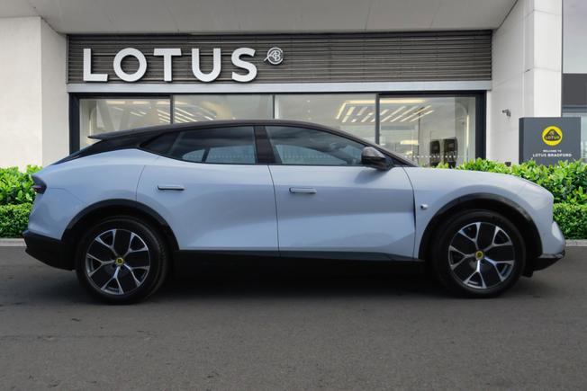 LOTUS Eletre Photo 15