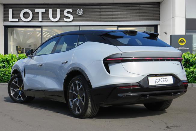 LOTUS Eletre Photo 2