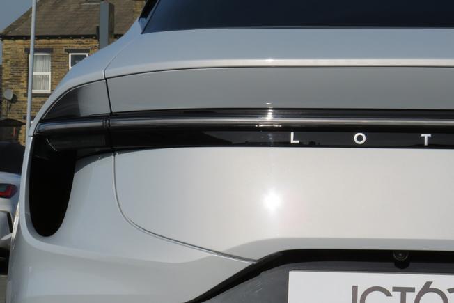LOTUS Eletre Photo 19