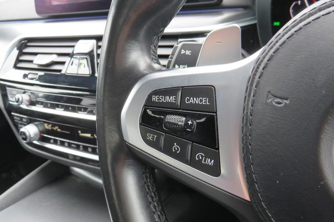 BMW 5 Series Photo 13