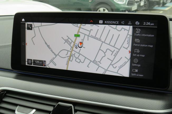 BMW 5 Series Photo 16