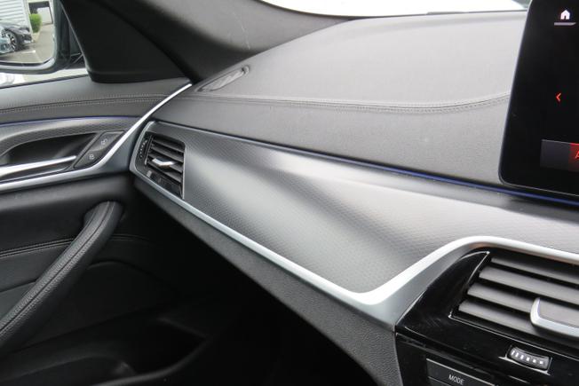 BMW 5 Series Photo 19