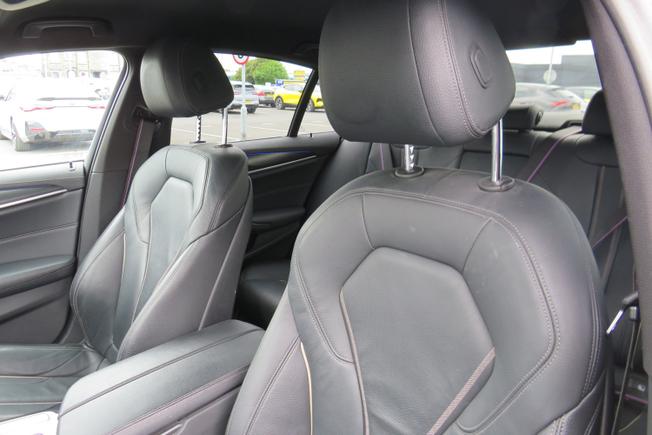 BMW 5 Series Photo 25