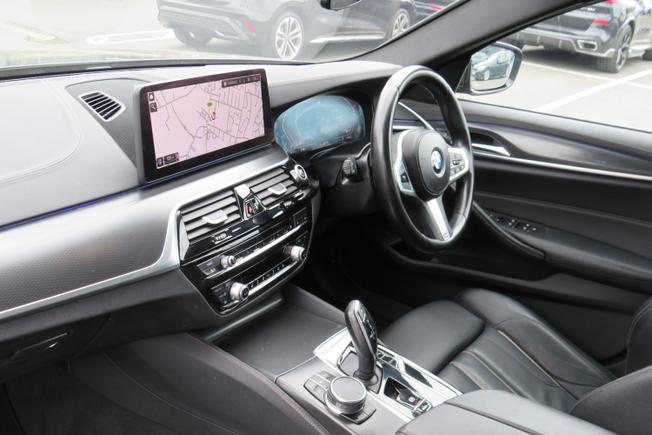 BMW 5 Series Photo 26