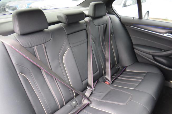 BMW 5 Series Photo 30