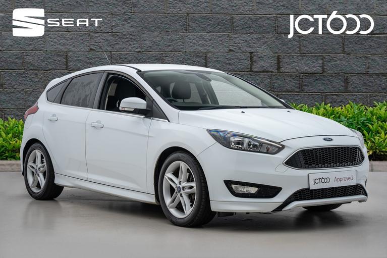 Used 2015 FORD Focus 1.0T EcoBoost Zetec S Hatchback 5dr Petrol Manual Euro 6 (s/s) (125 ps) White at JCT600