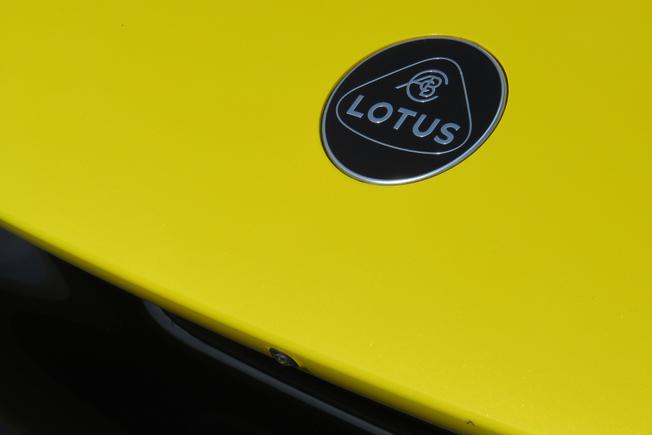 LOTUS Eletre Photo 13