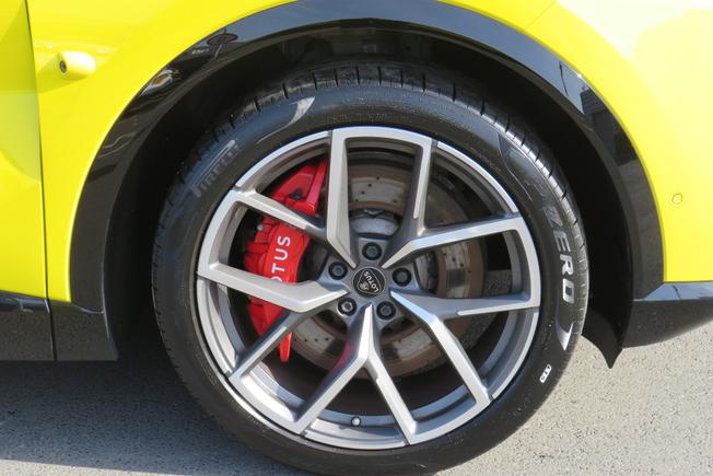 LOTUS Eletre Photo 17