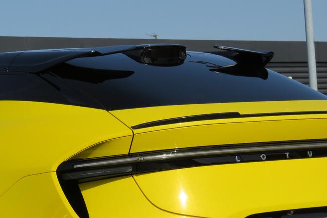 LOTUS Eletre Photo 19
