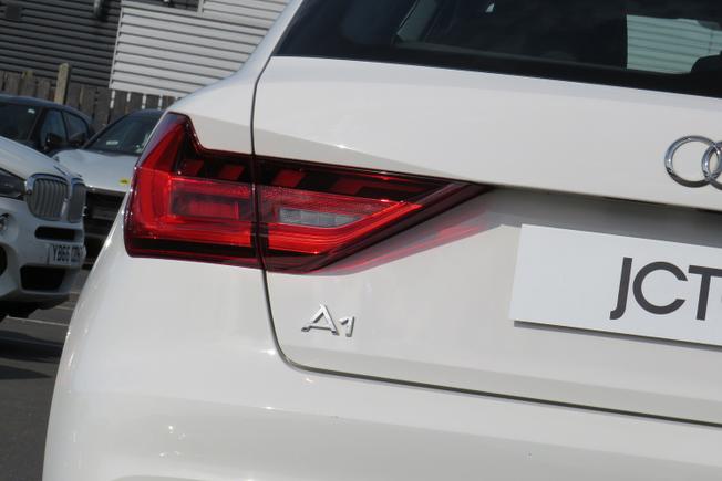 AUDI A1 Photo 13