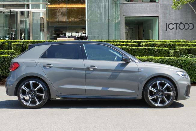 AUDI A1 Photo 3