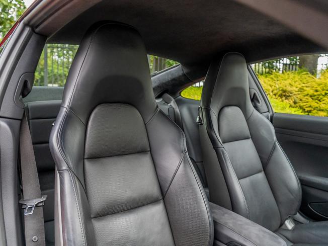 PORSCHE 911 Photo 10