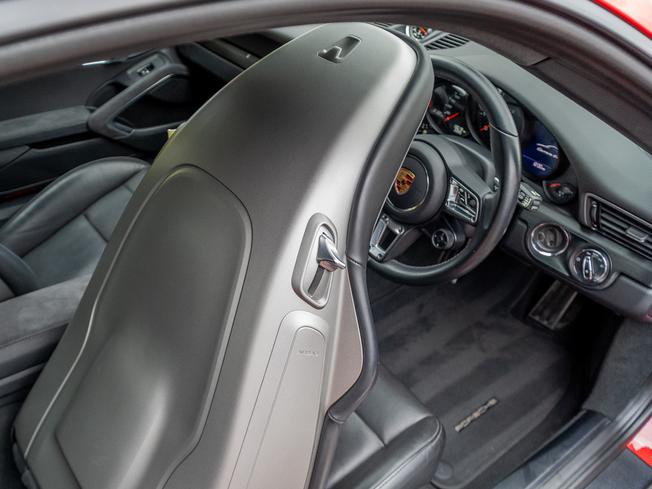 PORSCHE 911 Photo 12