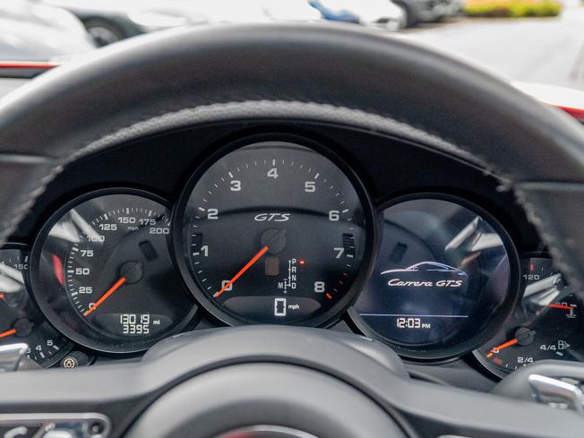 PORSCHE 911 Photo 13