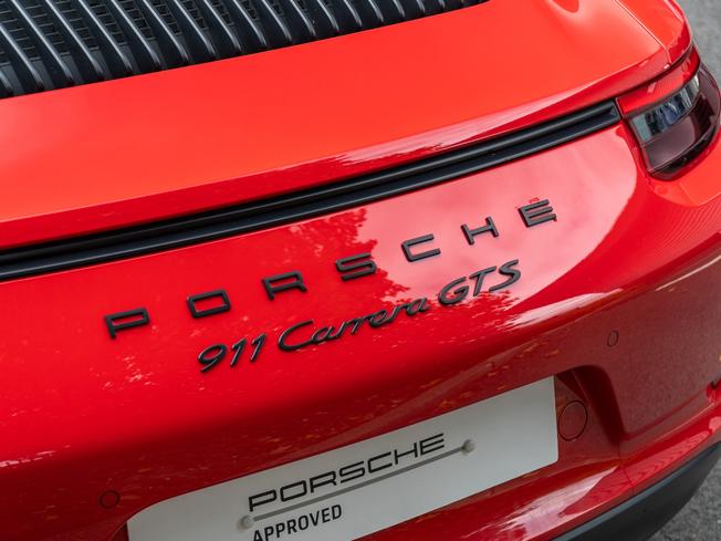 PORSCHE 911 Photo 41