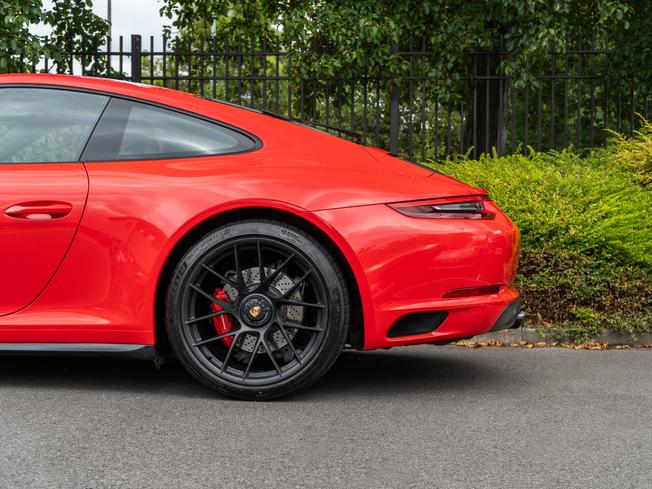 PORSCHE 911 Photo 44