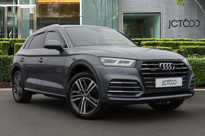 AUDI Q5 Photo 1