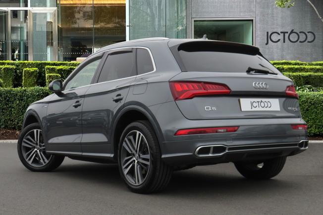 AUDI Q5 Photo 2