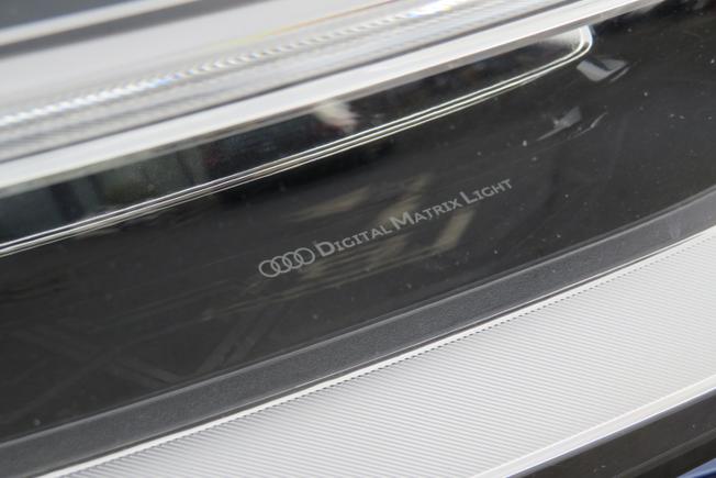 AUDI e-tron Photo 15