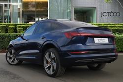 AUDI e-tron Photo 2
