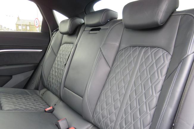 AUDI e-tron Photo 20