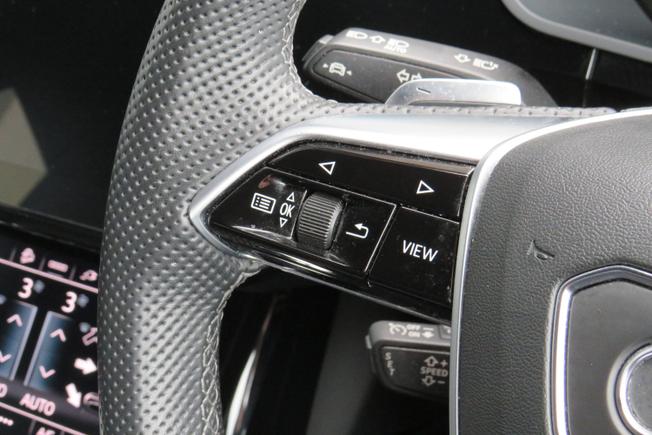 AUDI e-tron Photo 30