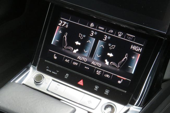 AUDI e-tron Photo 32