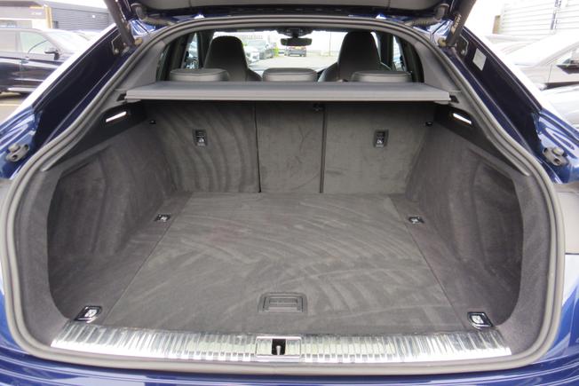 AUDI e-tron Photo 8