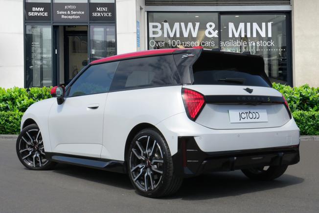 MINI Electric Cooper Photo 2