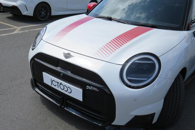 MINI Electric Cooper Photo 8