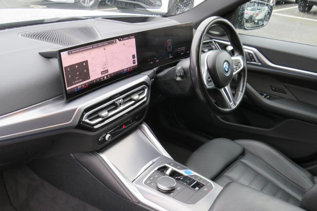 BMW I4 Photo 11