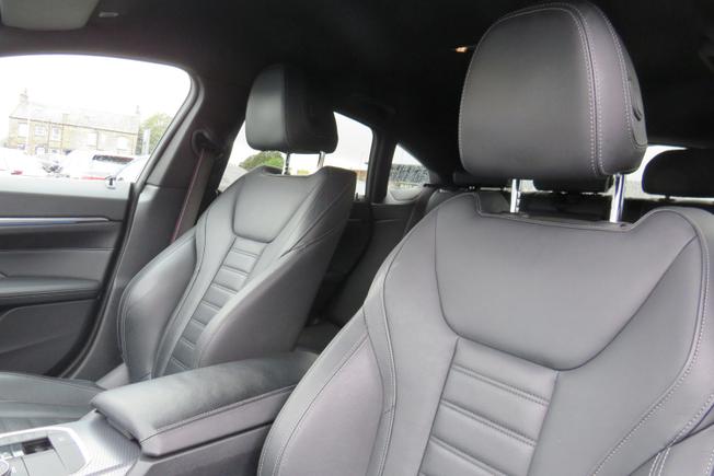 BMW I4 Photo 12