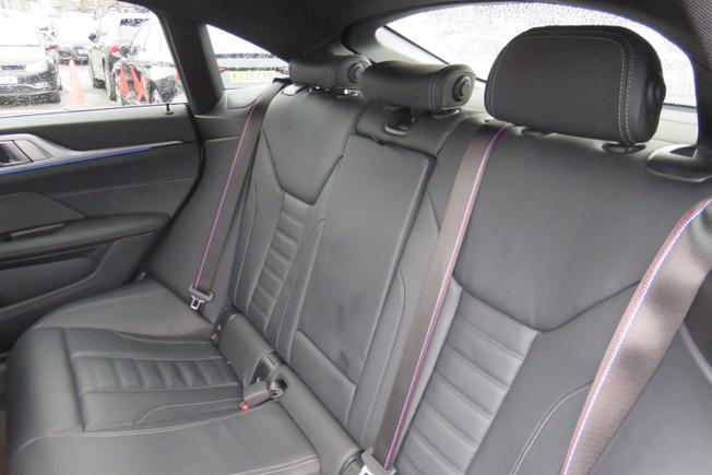 BMW I4 Photo 15